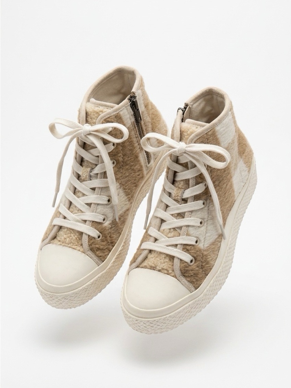 Dolce Vita Women's Veola Plush Sneaker - size 6.5 - NEW